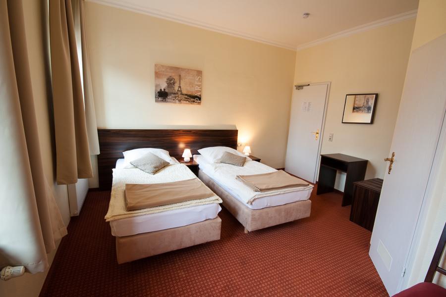 Nußloch Linde Restaurant & Hotel מראה חיצוני תמונה