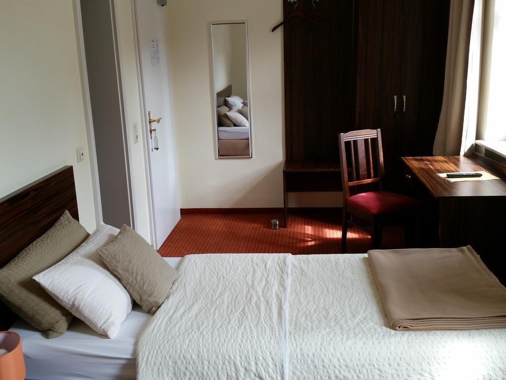 Nußloch Linde Restaurant & Hotel מראה חיצוני תמונה