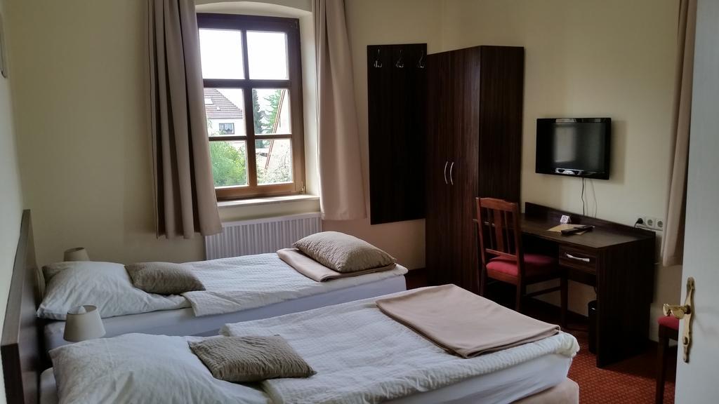 Nußloch Linde Restaurant & Hotel מראה חיצוני תמונה